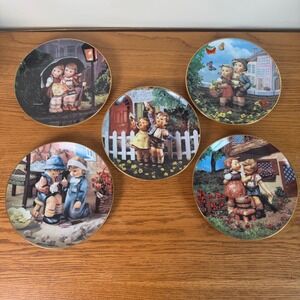 Hummel Little Companions Plate Set of 5 1992 Stormy Weather‎ Surprise